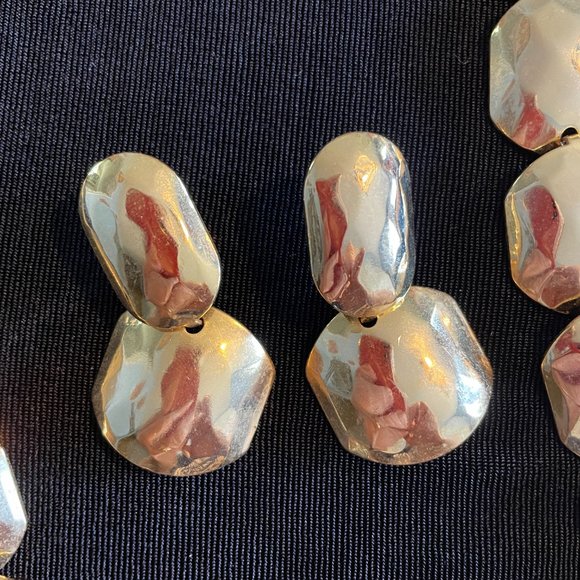 Gold tone statement set - Picture 2 of 2